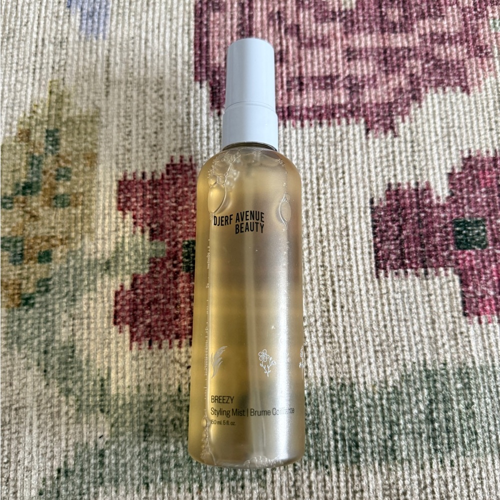 Djerf Avenue Breezy Styling Mist